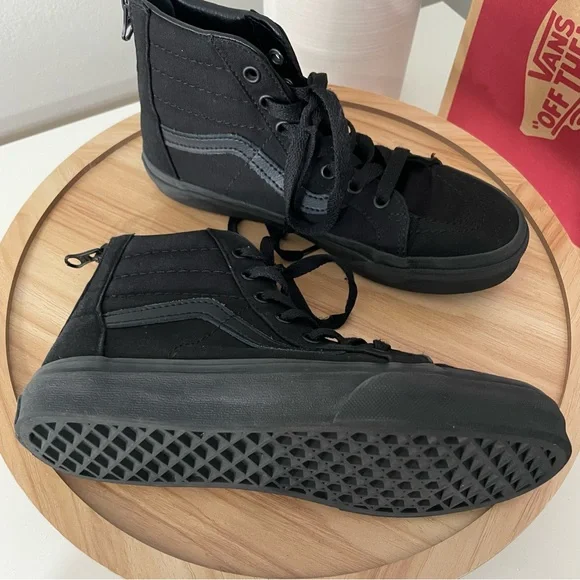 Sk8-Hi Zip - All Black - Picture 6 of 11